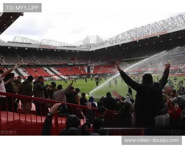 曼联遗产基金助力老特拉福德维护项目启动 曼联遗产基金助力老特拉福德维护项目启动